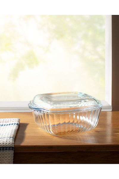 Madame Coco Sylvie Medium Glass Oven Dish with Lid - Transparent