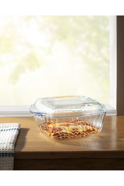 Madame Coco Sylvie Medium Glass Oven Dish with Lid - Transparent