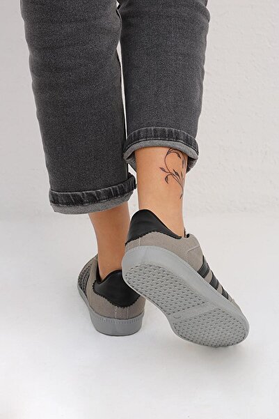 Beyond Xalda 3 Stripes Gray Suede Women's Sneakers - Byndam3B01