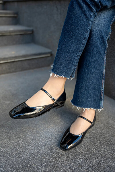 LAMİNTA Γυναικείες μπαλαρίνες Nando Black Shiny Blunt Toe με λεπτομέρεια πόρπης