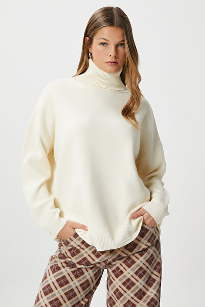Ritnice Women's Teresa Cream Turtleneck Oversize Knitwear Sweater