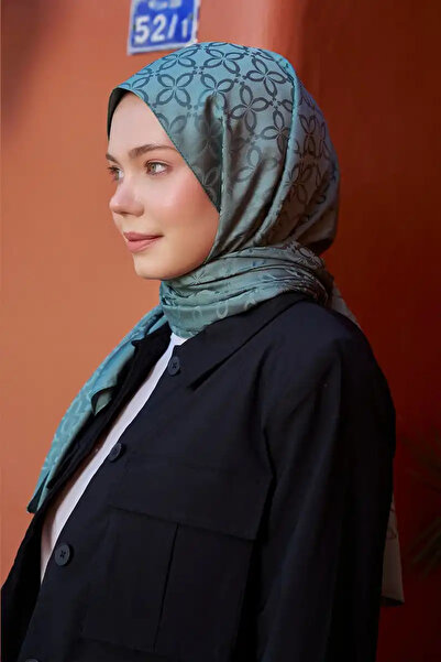 Madame Polo Διαχρονική συλλογή με μοτίβο τριφυλλιού μέντας