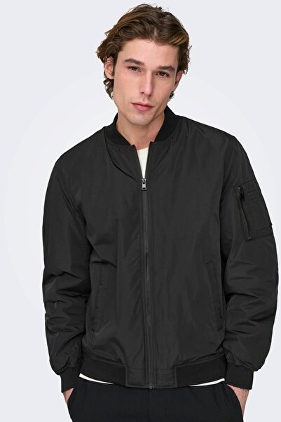 Only & Sons Джошуа Бомбер прямує до Нуса.