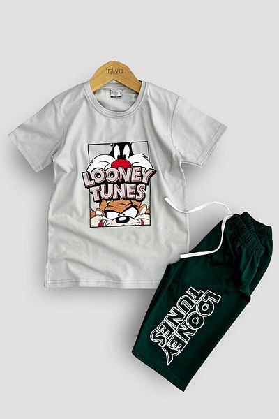 TRİLİYA Fun and Stylish Character Printed Children's T-shirt and Capri Set