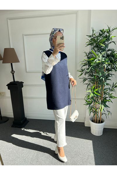 Nisa Nalbantoğlu Navy Blue Tweed Hijab Sweater