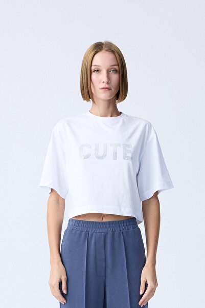 rue Λευκό Crop T-shirt με λεπτομέρεια από πούλιες