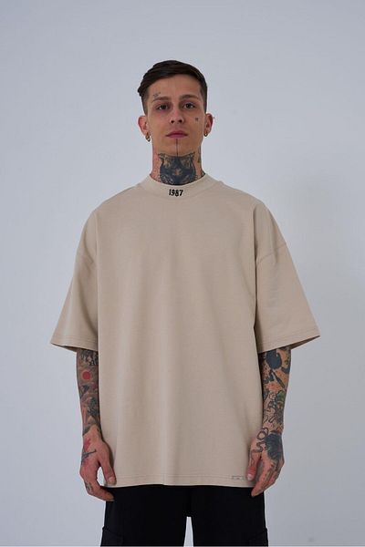 Machinist Tricou pentru bărbați cu gât înalt imprimat oversize bej deschis