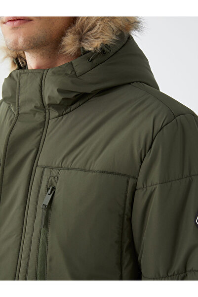 LC Waikiki Standart Kalip Kapusonlu Erkek Sisme Mont - W36614Z8