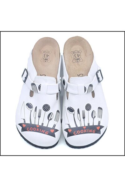 Shoerokee 883 Professional Themed Figured Slippers from the 800 Series