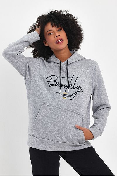 Superlife Γυναικεία κουκούλα Άνετη εφαρμογή Fleece με 3 νήματα Χειρόγραφη μπλούζα με στάμπα Brooklyn spr24swk16