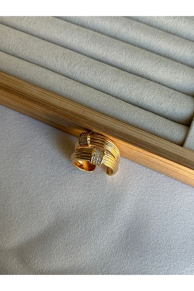 ringbox Gold Ring with Two Rows of Stones