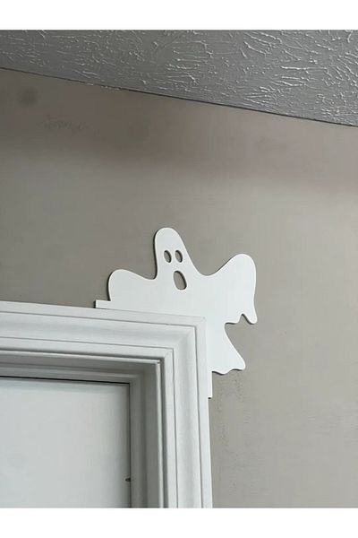 Dekor Ghost Door Corner Ornament & Wall Decoration