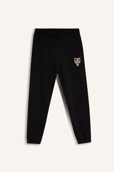 DeFacto DeFactoFit Dicke Jogginghose NBA Chicago Bulls Standard Fit Taillenschnürung mit Taschen und elastischem Bein