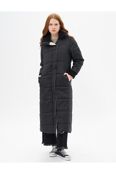 Kayra Black Knitwear Coat - Detailed Design