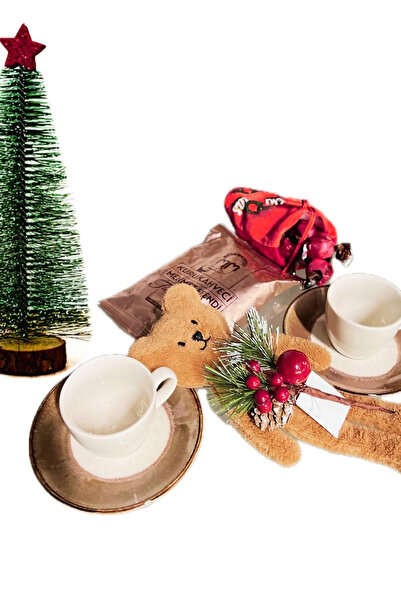 Sole Özel Yılbaşı Seti: Masa Üstü Çam Ağacı, 2 Kişilik Türk Kahvesi Seti ve Peluş Ayıcık