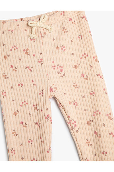 Koton Gerippte Strumpfhose mit Aufdruck