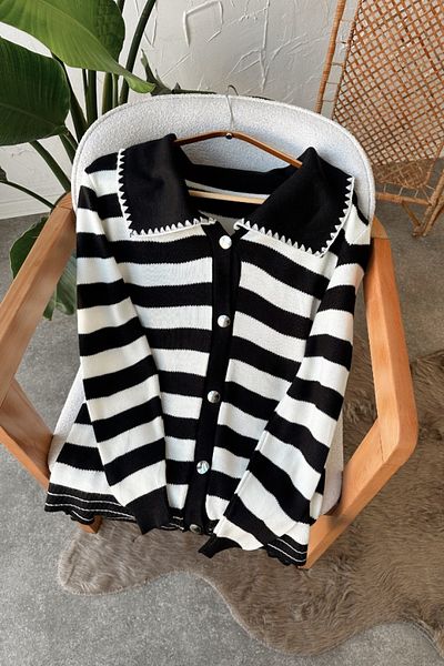 Poliyance Chen Black Cardigan