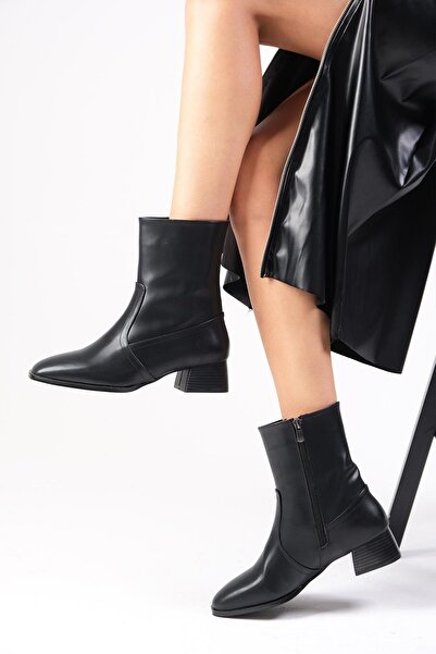 Mio Gusto Γυναικείες μπότες με τακούνι Callie Μαύρο Χρώμα Λεπτή Γούνα με φερμουάρ στο πλάι