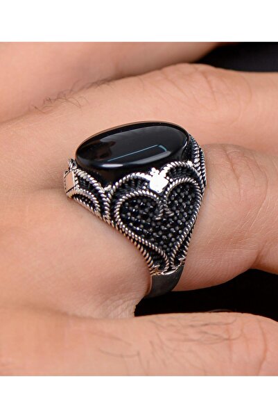 Prestige Oniks Taşlı Zirkon Taş Süslemeli 925 Ayar Gümüş Erkek Yüzüğü 800446