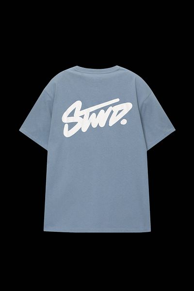 Pull & Bear تي شيرت يحمل شعار STWD