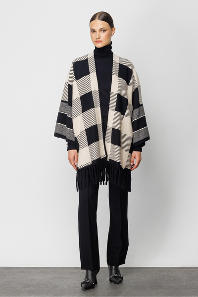 Nefeli Etek Ucu Püskül Detay Hırka