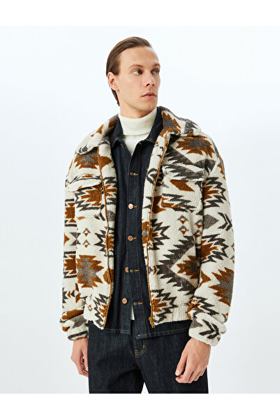 Koton Ethnisch gemusterte Fleecejacke mit Stehkragen und Reißverschlusstaschen