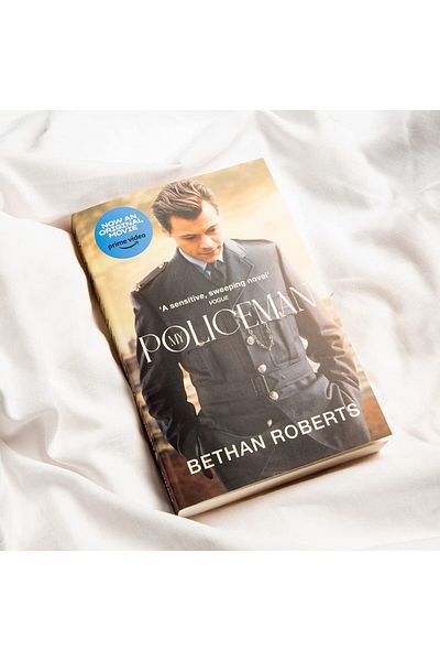Penguin Books My Policeman - Bethan Roberts