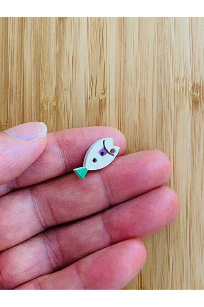 Kartopu White Painted Patterned Shaped Wooden Button 10mm X 20 Mm. Pack of 6. Fish.