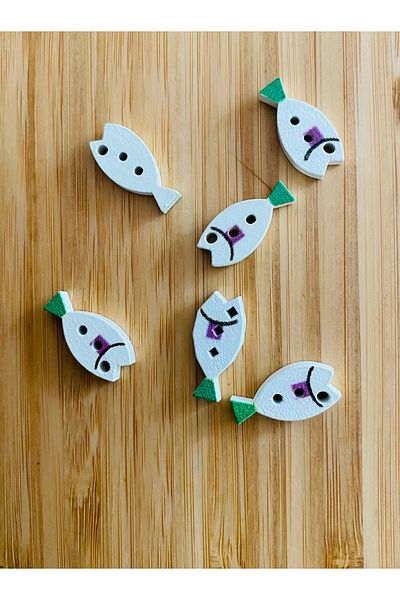 Kartopu White Painted Patterned Shaped Wooden Button 10mm X 20 Mm. Pack of 6. Fish.