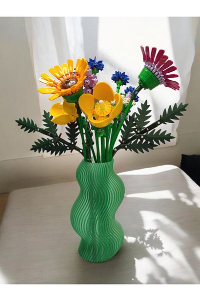Maflen Wavy Striped Twist Nordic Style Special Design Decorative Vase Bioplastic Transparent Green