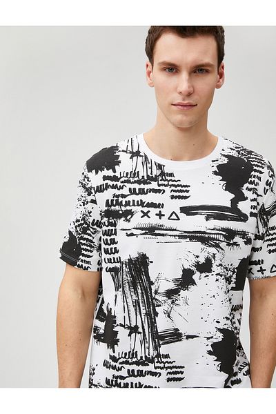 Koton Abstract εμπριμέ T-Shirt κοντό μανίκι με λαιμόκοψη