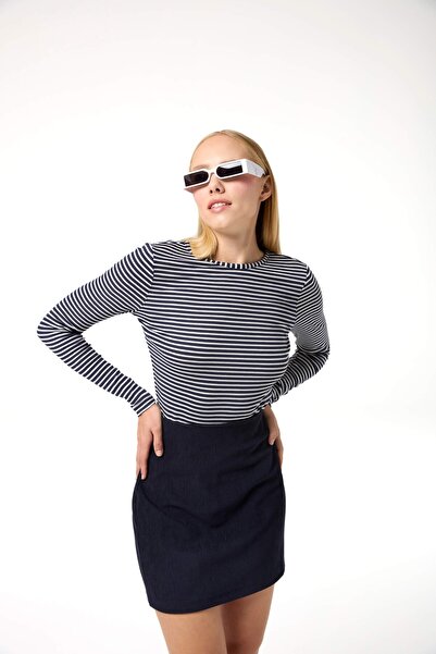 Evermade Long Sleeve Nail Blouse with Low-Cut Back