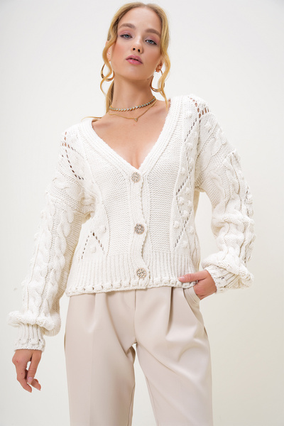 Trend Alaçatı Stili Kadın Krem V Yaka Taş Düğmeli Kalın Triko Hırka Alc-X13204