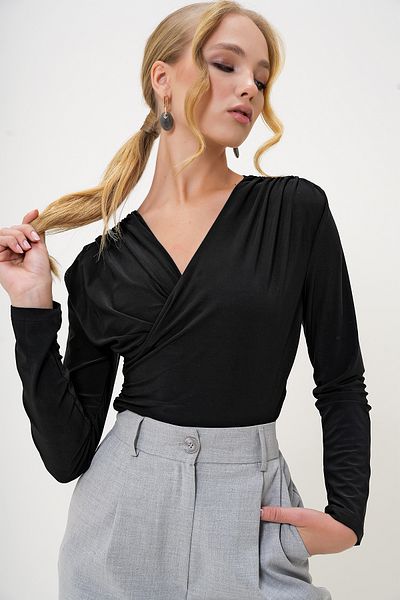 Trend Alaçatı Stili Women's Black Double Breasted Collar Draped Sandy Blouse Alc-X13227