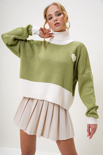 Trend Alaçatı Stili Pulover de tricotaj cu gât verde Çağla - Bloc de culoare, inimă, crop iarnă ALC-X13231