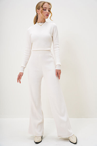 Trend Alaçatı Stili Ecrufarbenes Damen-Set aus Strick-Crop-Bluse mit Rundhalsausschnitt und Palazzo-Hose ALC-X12995
