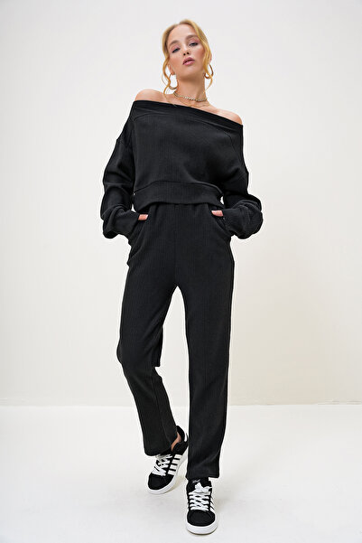 Trend Alaçatı Stili Női fekete interlock szövet Madonna gallér Crop izzadság és elasztikus szárú nadrág szett ALC-X13075