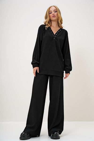 Trend Alaçatı Stili Black V-Neck Snap Blouse and Wide Leg Trousers Set - Alc-X13072