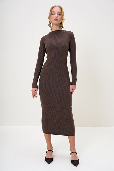 Trend Alaçatı Stili Women's Brown Crew Neck Long Sleeve Interlock Fabric Maxi Length Dress Alc-X13073