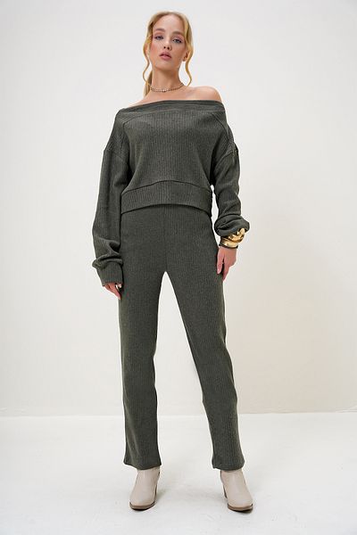 Trend Alaçatı Stili Women's Khaki Interlock Fabric Madonna Collar Crop Sweat and Elastic Leg Trousers Set Alc-X13075