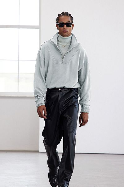 Trendyol Collection Περιορισμένης έκδοσης Γκρι Oversize/Φαρδύ κομμένο γιακά με φερμουάρ χωρίς ράχη TMNAW25SW00141