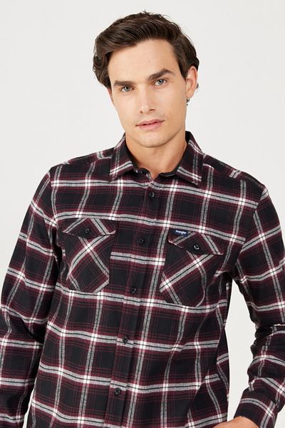 WRANGLER Regular Fit Regular Fit Shirt aus 100 % Baumwolle in Schwarz und Weinrot