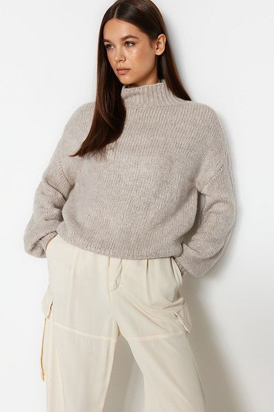 Trendyol Collection Stone Soft Textured Silný Crew Neck Pletený svetr TWOAW24KZ00290
