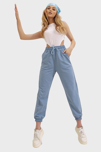 Trend Alaçatı Stili Himmelblaue Damen-Jogginghose mit elastischem Bein und zwei Fäden ALC-Y2933