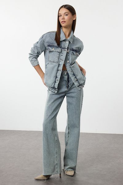 Trendyol Collection Jachetă de blugi supradimensionată cu broderie albastră și detalii despre accesorii TWOAW25CE00081