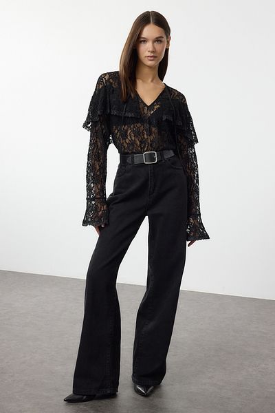 Trendyol Collection Schwarze gewebte Boho-Bluse mit Spitze TWOAW25BZ00311