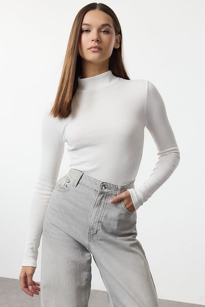Trendyol Collection Ecru Fitted/Body-Sitting Stand Collar Long Sleeve Ribbed Stretch Knitted Mid Blouse Twoaw21Bz0423