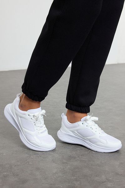TRENDYOL SHOES Ecru Lace-up Damen Laufschuhe TAKAW25SN00009