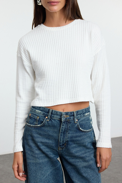 Trendyol Collection Блуза з трикотажу з вирізом горловини екрю TWOAW25BZ00316