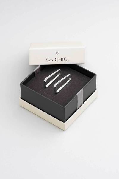 So CHIC... İkonik 18 Ayar Beyaz Altın Kaplama Gümüş Küpe